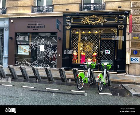 rue cambon street